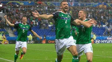 Hạ Ukraine, Bắc Ireland giành chiến thắng lịch sử ở EURO