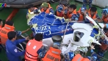 Việc tìm kiếm máy bay CASA 8983 gặp khó khăn vì thời tiết xấu