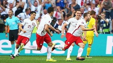 Ba Lan tiễn Ukraine về nước trong cay đắng