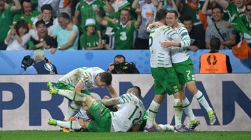 Bắn hạ Italia, CH Ireland lách qua khe cửa hẹp
