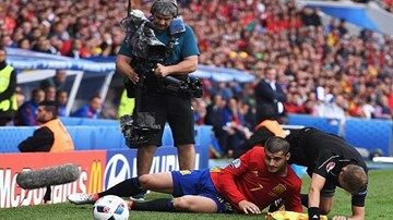 Những tình huống khó đỡ nhất vòng bảng EURO 2016