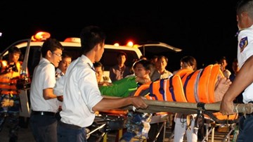 Nổ tàu cá trên biển Phú Quốc: 4 ngư dân đã qua cơn nguy hiểm
