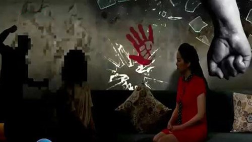 Bé gái Hà Nội bị cha mẹ đánh đập suốt 15 năm