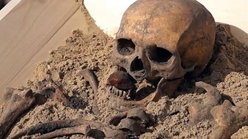 Bi kịch đằng sau bộ xương “ma cà rồng” 500 tuổi ở Ba Lan