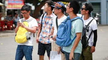 Phanh phui chiêu trò của hướng dẫn viên du lịch “chui” Trung Quốc