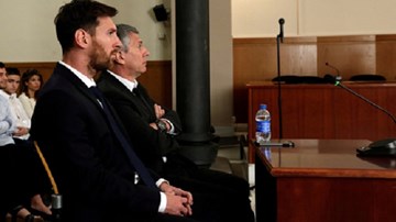 Messi lĩnh án tù 21 tháng vì trốn thuế