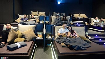 Bên trong rạp chiếu phim giường nằm đầu tiên ở VN có gì?