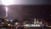 10.000 tia sét “oanh tạc” Hong Kong trong 12 giờ
