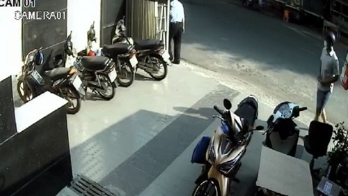 Hai tên trộm dàn cảnh lừa bảo vệ trộm xe SH bất thành