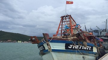 Ngư dân mất tích tự chạy tàu cá về VN