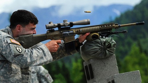 Xem sức mạnh huỷ diệt của súng bắn tỉa M110