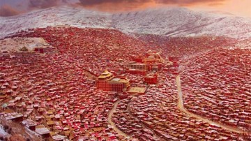 Larung Gar: Trái tim rỉ máu vẫn tỏa sáng nơi đất Phật