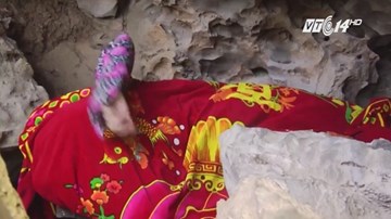Nghệ An: Giữa mùa hè, người dân phải.... đắp chăn