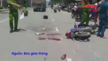Bị xe bồn đâm, 3 người thương vong