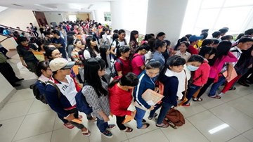 Xét tuyển ĐH-CĐ 2016: Đạp xe 30km đi nộp hồ sơ cho... yên tâm