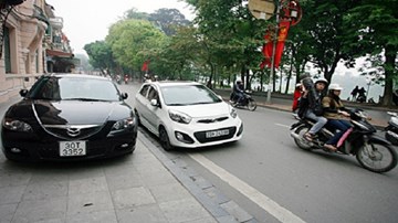 Từ ngày 1/8: Đỗ xe trên miệng cống thoát nước, phạt 800.000 đồng