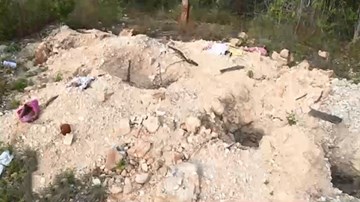 Chủ đầu tư âm thầm bốc 130 ngôi mộ rồi để lẫn lộn, người dân ngã ngửa uất ức