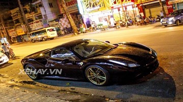 Ferrari 488 GTB độ mâm vàng độc nhất đã có mặt tại Sài Gòn