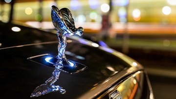 Ăn trộm biểu tượng Spirit of Ecstasy trên xe Rolls-Royce không dễ như bạn tưởng