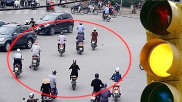 Đề xuất bỏ phạt vượt đèn vàng nếu bất hợp lý