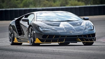 Siêu phẩm Lamborghini Centenario lần đầu thể hiện sức mạnh trên đường đua