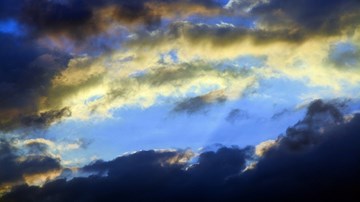 Đêm 10/8, miền Bắc có mưa lớn