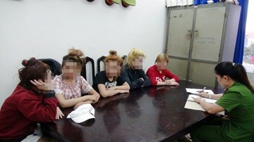 Giải cứu 5 bé gái khỏi “động” massage kích dục