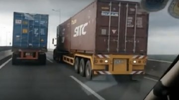 Video: 2 container 