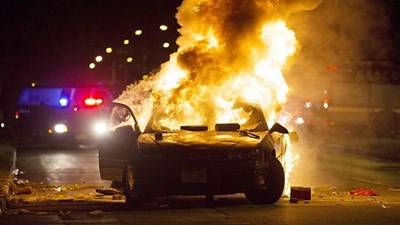 Biểu tình phản đối cảnh sát bùng phát thành bạo lực ở Milwaukee, Mỹ