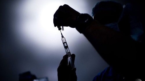 Rúng động bác sĩ tiêm thuốc làm 6 người chết rồi chôn xác phi tang