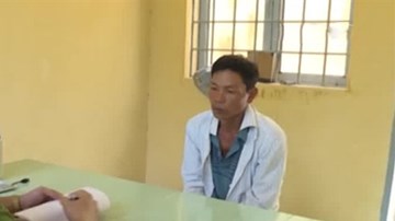 Nữ du khách tay không bắt cướp