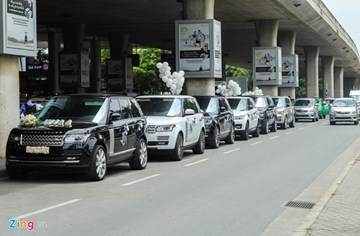 Minh Nhựa đón vợ con ở sân bay sau khi đòi tự tử