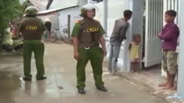 Giải cứu cô giáo bị kẻ ngáo đá khống chế