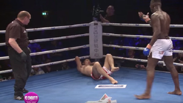 Võ sĩ Trung Quốc lĩnh cơn mưa đòn vì giở trò 