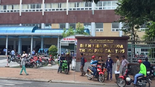 Cần Thơ: bệnh nhân HIV cầm kéo rượt đuổi bác sĩ