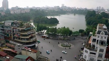 Không khí tất bật trước ngày Hà Nội ra mắt phố đi bộ quanh Hồ Gươm