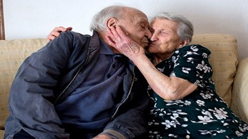 Kỳ diệu ngôi làng của những người thọ trên 100 tuổi ở Italy