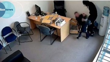 Bé gái 6 tuổi dũng cảm ngăn cướp cầm rìu chém người