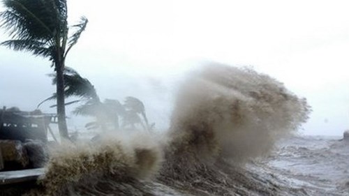 Bão số 4 hướng thẳng miền Trung, hàng loạt tỉnh có mưa dông