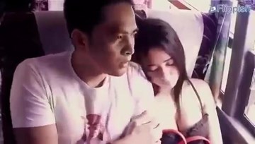 Hot girl cố ý hở ngực để móc ví trai đẹp và cái kết quá bất ngờ