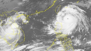Siêu bão Meranti giật cấp 17 tiến vào Biển Đông