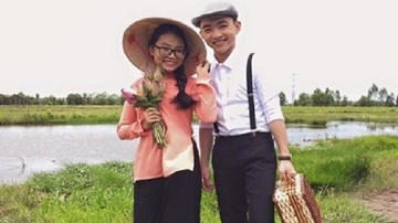 Phương Mỹ Chi gây tranh cãi vì hát nhạc tình yêu đôi lứa