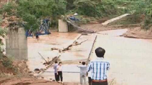 Hàng chục người thiệt mạng do cơn bão số 4