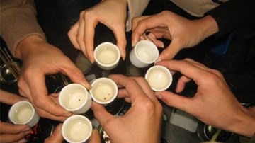 Bia rượu là thủ phạm gây ra 8 loại ung thư ở Việt Nam
