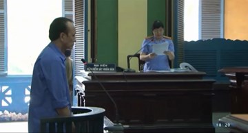 Đuổi đánh con không được quay lại giết bố