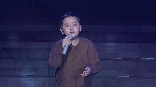 Cậu bé dân ca Thụy Bình khiến hội trường nín lặng với 