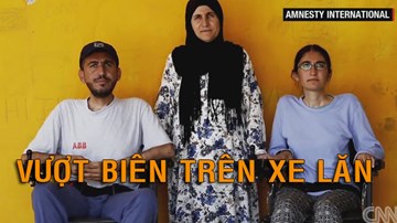 Mẹ già đẩy xe nghìn km đưa con bại liệt trốn chạy khỏi IS