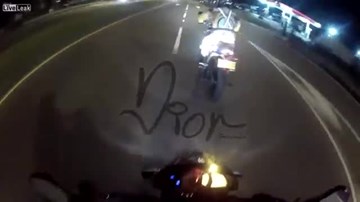 Nhóm 'quái xế' đua môtô rú rít náo loạn đường phố và cái kết kinh hoàng