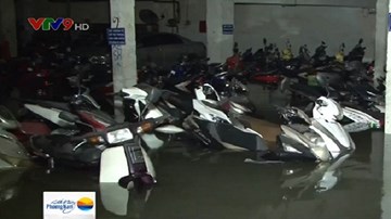Hàng trăm xe máy, ô tô chìm nghỉm trong hầm ở TP.HCM