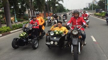 Màn rước dâu hoành tráng, gây 